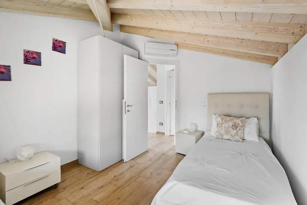Residenza Simona Mezzegra Apartment