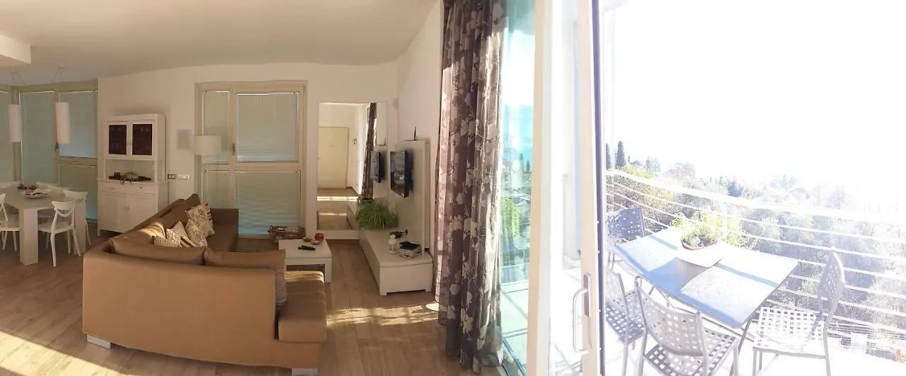 Residenza Simona Mezzegra 0*,